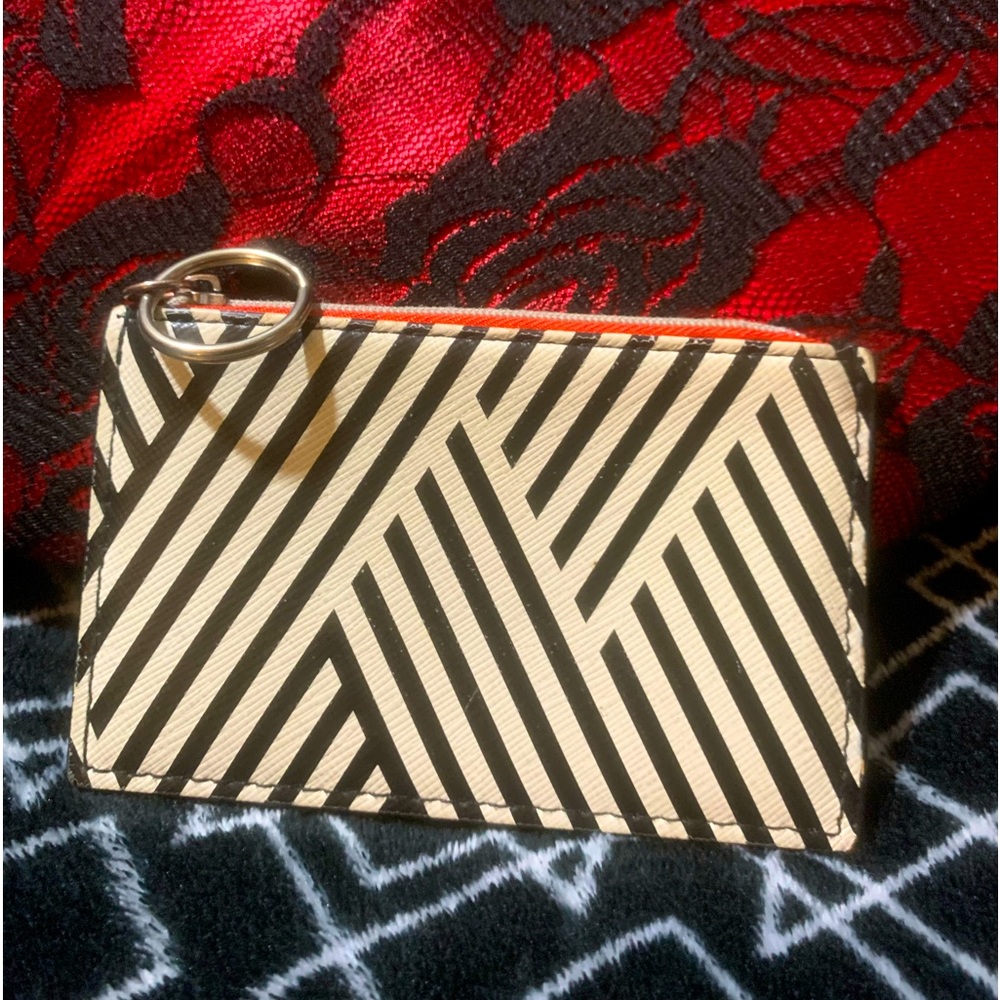 Simple wallet w/ keychain. | OS